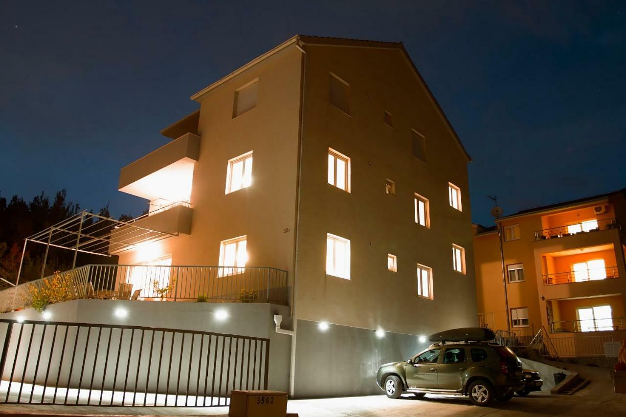 Sea Stone Apartment Подстрана Екстер'єр фото